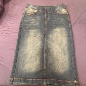 Women’s jean skirt!